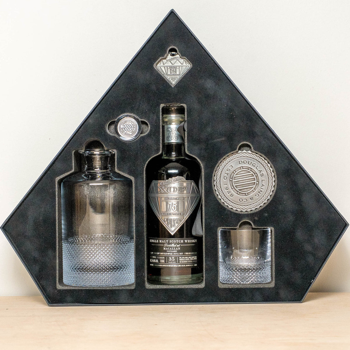 Macallan 1988 35 Year Old, Douglas Laing 75th Anniversary 2023 0,7L